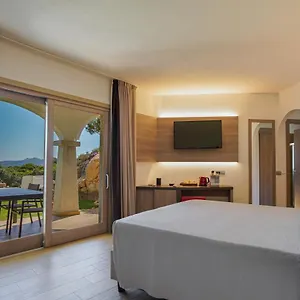 Ferienhaus Your Lovely And Elegant With Garden Sea View, La Maddalena (Sassari)